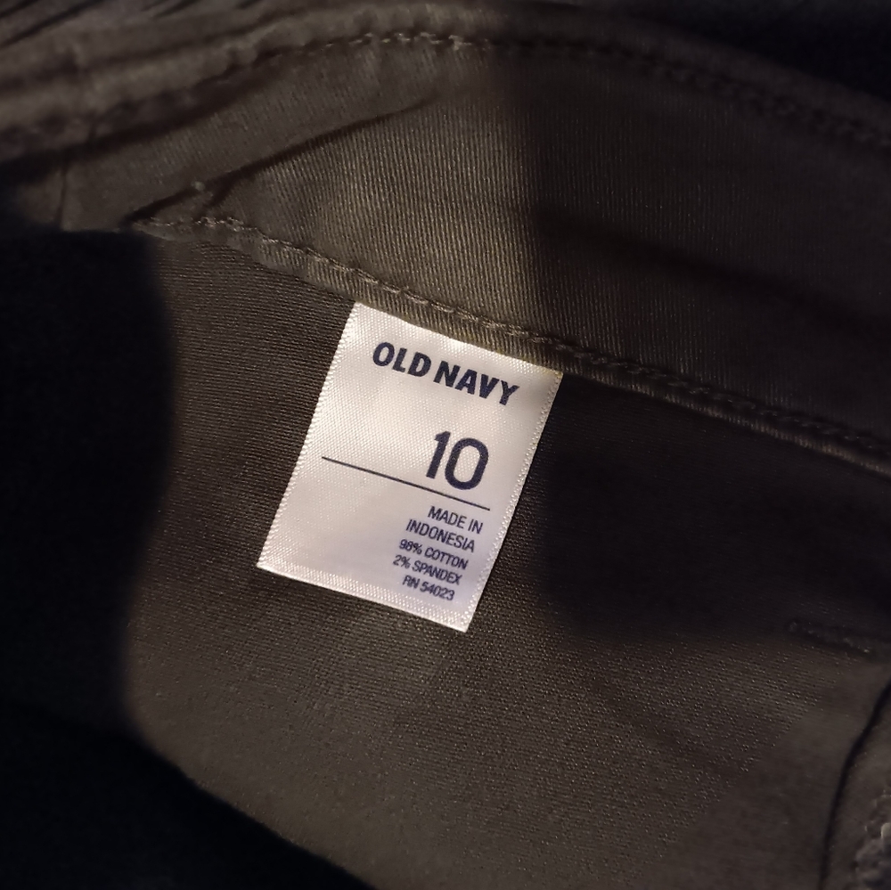 Pair of old navy capris size 10 pants